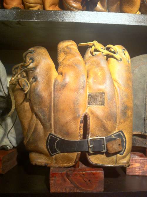 Reach Professional With Laced Pinky Lefty Back