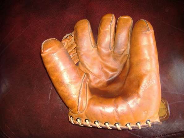 Ripon Glove Front