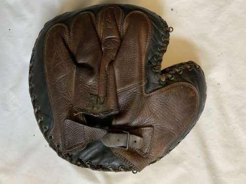 Simmons S50 Catchers Mitt Back