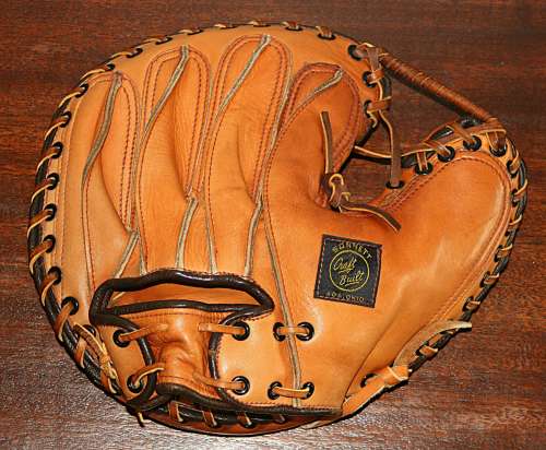 Bob Swift Sonnett RH Catchers Mitt Back