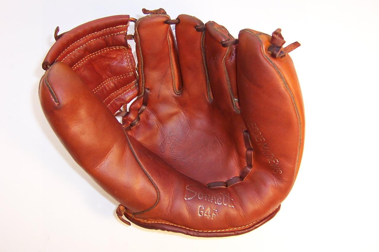 Eddie Mathews G4F Front Baseball Glove Collector Gallery Baseball Glove