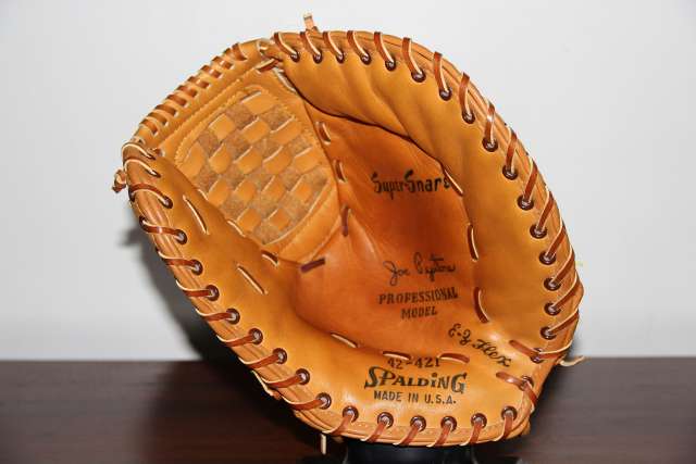 Joe Pepitone Spalding 42-421 Professional Model Front