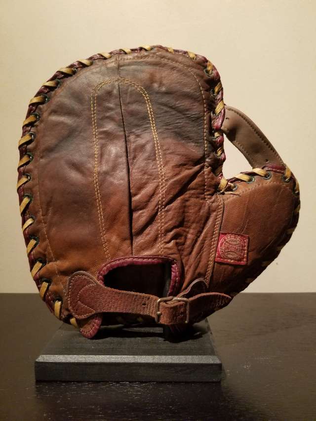 Spalding Basemitt Back