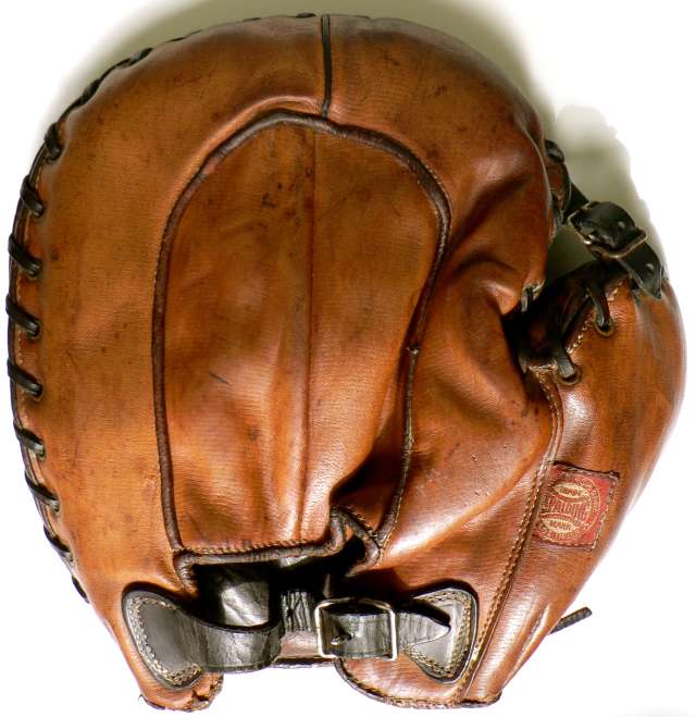 Spalding BXS League Special Basemitt Back