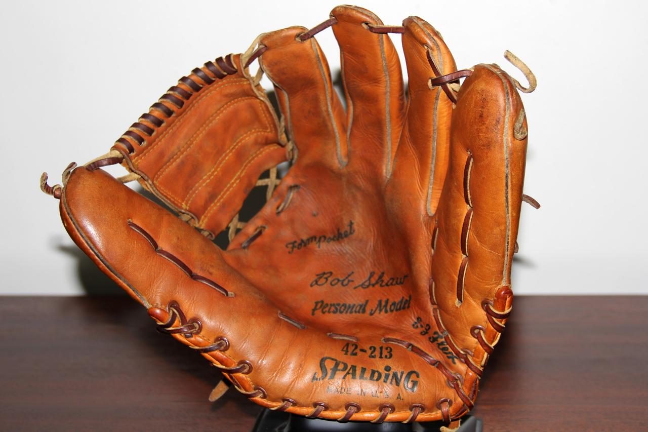 Bob Shaw Spalding 42213 Personal Model Front Spalding Baseball