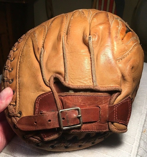 Bill Dickey Spalding Catchers Mitt Back