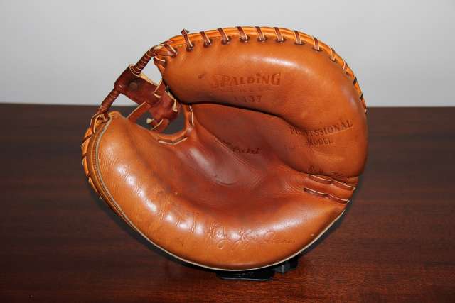Larry Yogi Berra Spalding 1437 Front