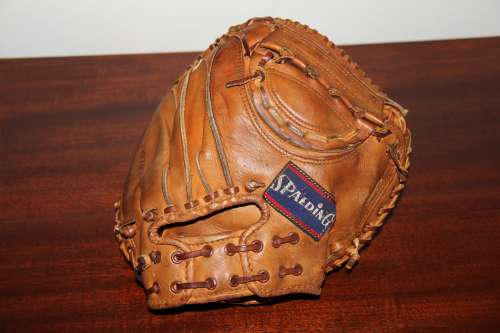 Larry Yogi Berra Spalding 42-703 Back