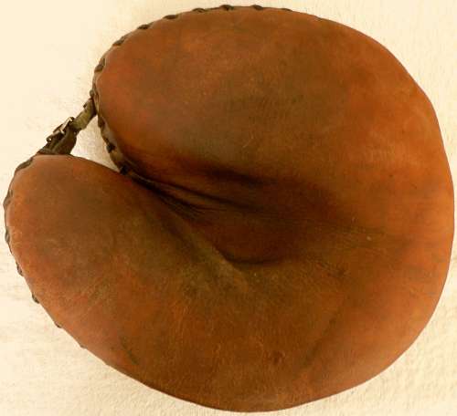 Spalding 7-0 Perfection Catchers Mitt Front