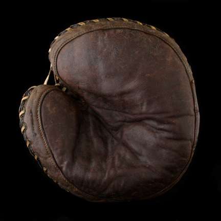 Spalding Catchers Mitt Front