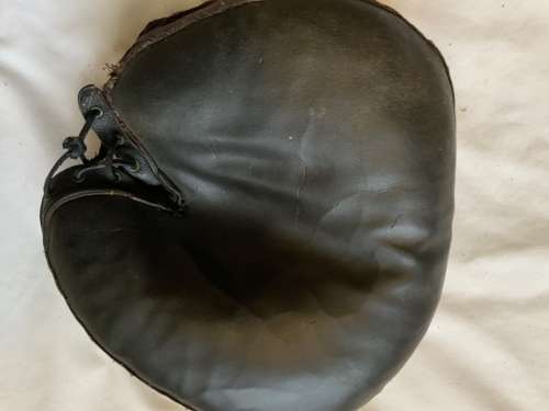 Spalding Grommet Web Catchers Mitt Front