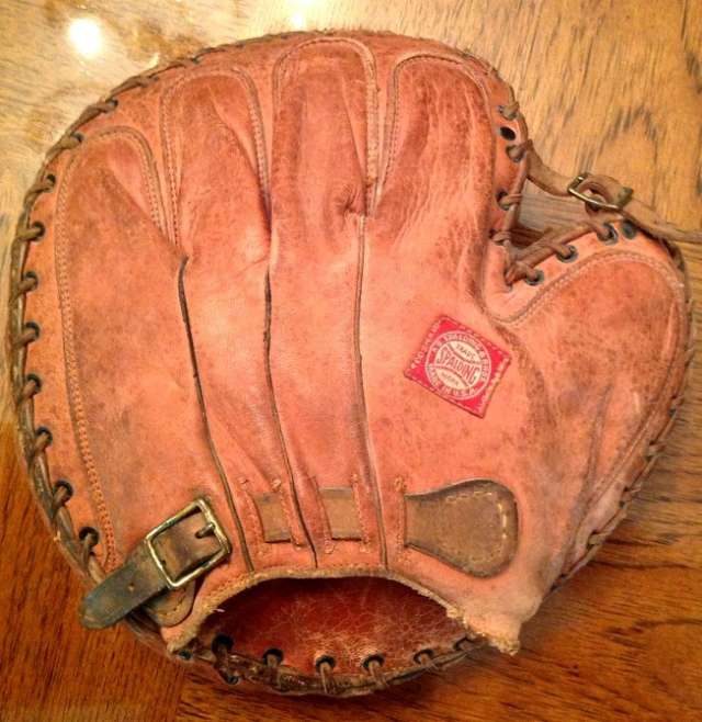 Spalding Honor 10-0 Catchers Mitt Back
