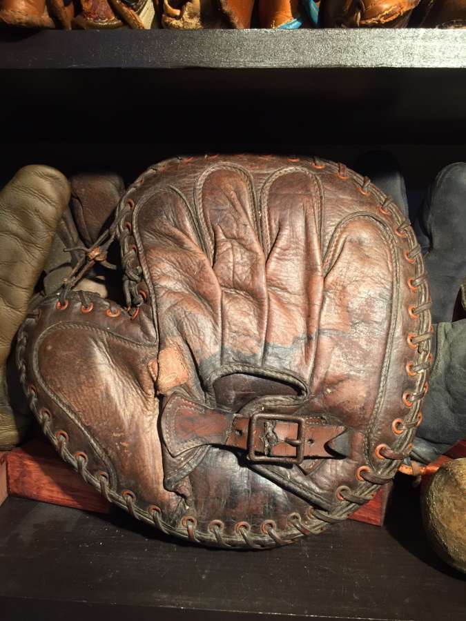 Spalding Interstate Catchers Mitt Lefty Back Catchers Mitts