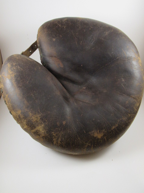 Spalding OK Catchers Mitt Front