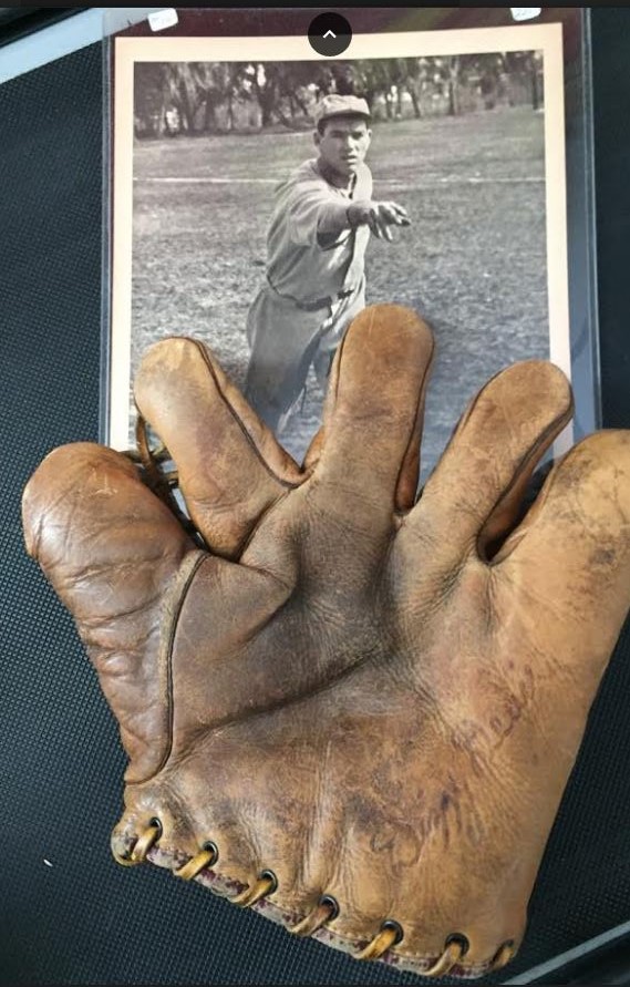 Dizzy Dean Spalding Front Spalding Baseball Glove Collector Gallery