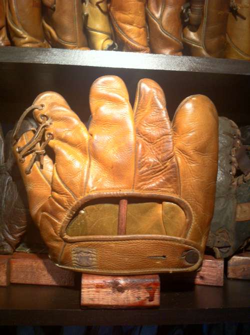 Fred Lindstrom Spalding Lefty Back