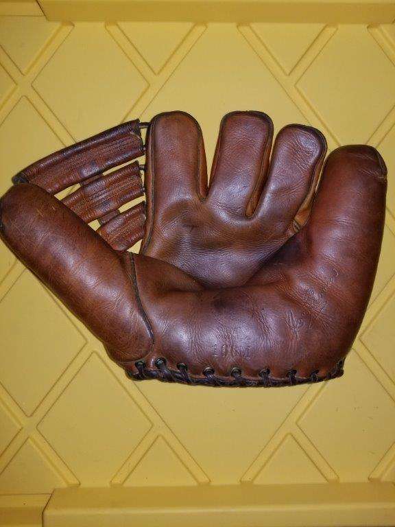 Joe Cronin Spalding 166M Front