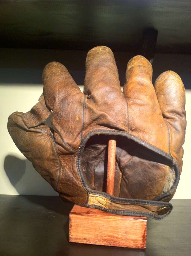 Spalding 1 Inch Web Brown Lefty Back