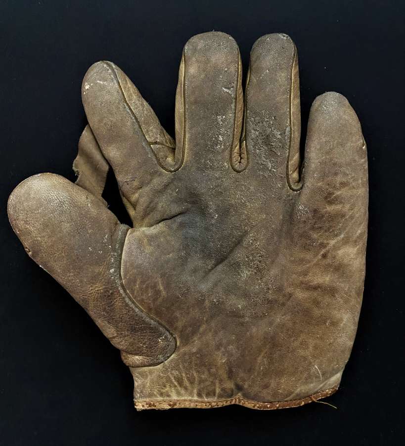 Doc Lavan's GameUsed Spalding 1 Inch  Glove Front Spalding