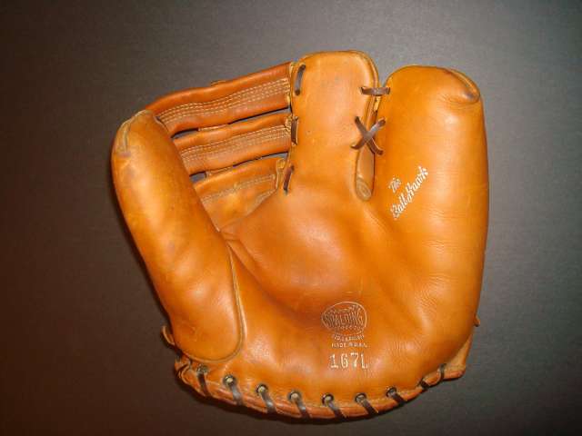 Spalding 167L Two Finger Front