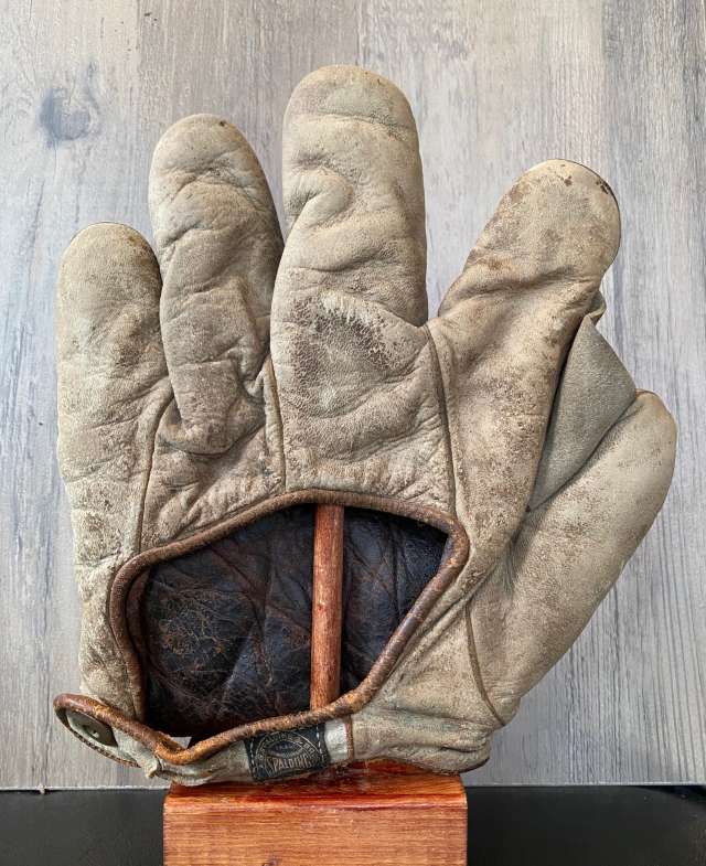 Spalding Full Web White Back