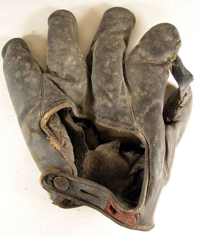 Spalding Hole in Palm 1 Inch Web Back