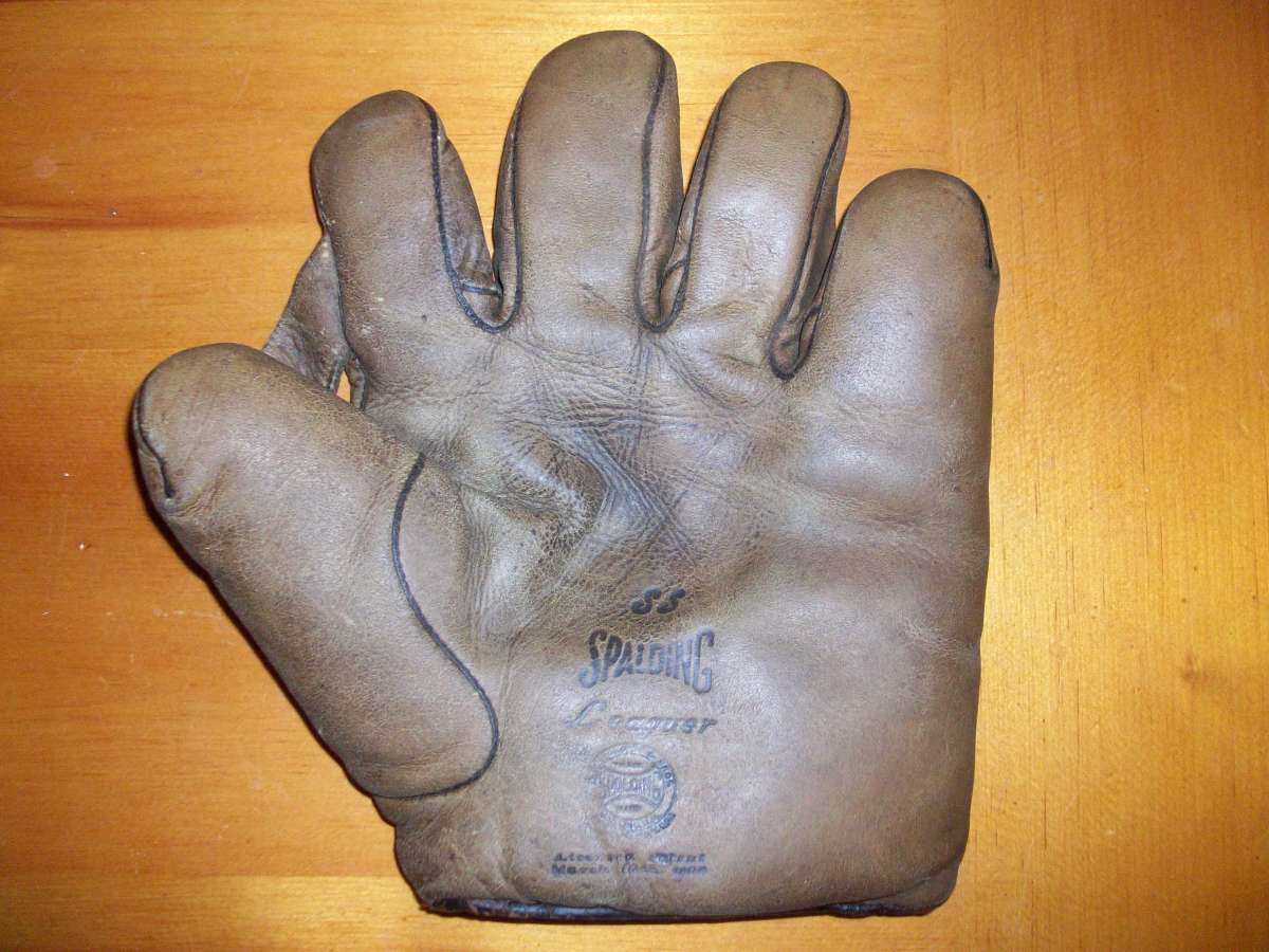 Spalding SS 1 Inch  Front Spalding Baseball Glove Collector