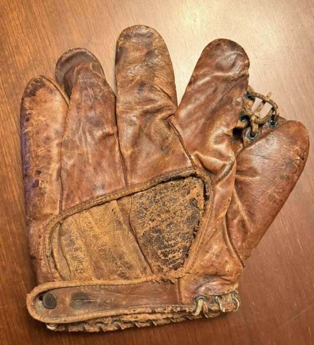 Grover Cleveland Alexander Stall & Dean Speed Model Back