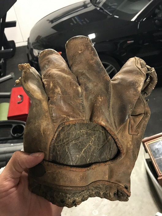 Hack Wilson Stall & Dean Back