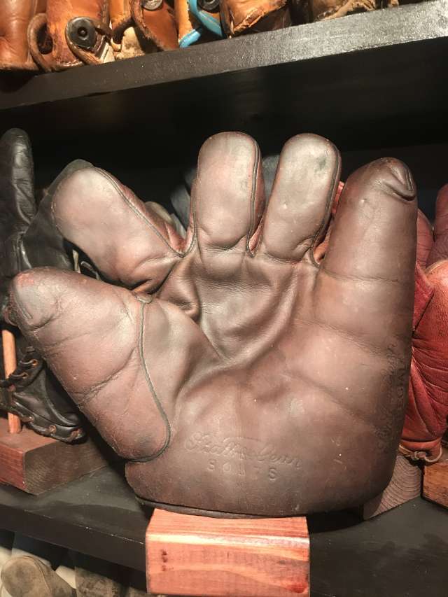 Stall & Dean 8057S Front