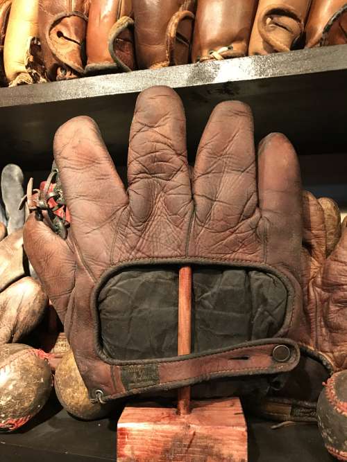 Stall & Dean Grommet Web Lefty Back