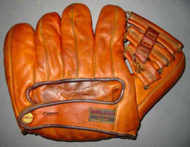 Ted Williams Wilson 605M Back