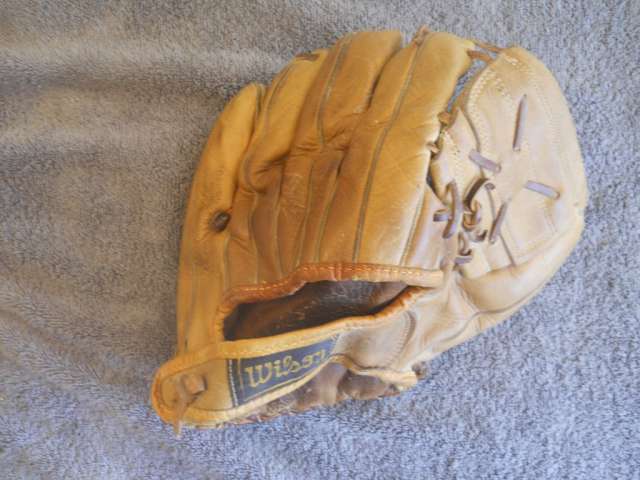Al Kaline Wilson A2201 Back