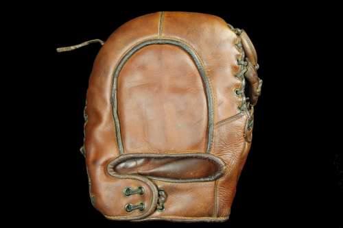Wilson Burgundy Basemitt Back