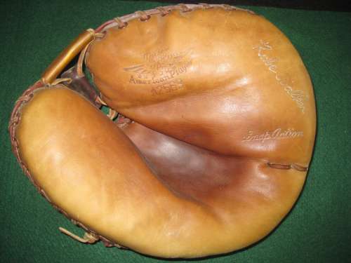 Rube Walker Wilson A2563 American Player Front