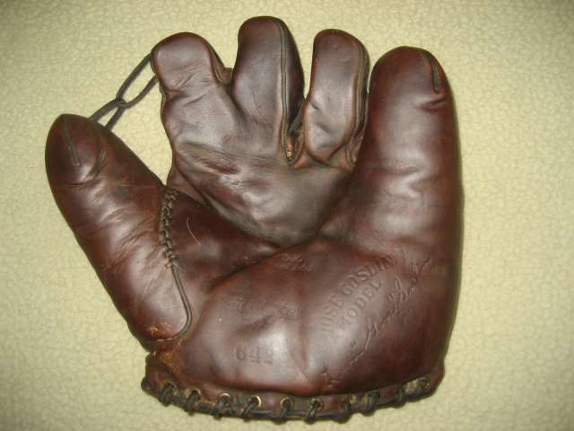 Leon Goose Goslin Wilson 642 Front