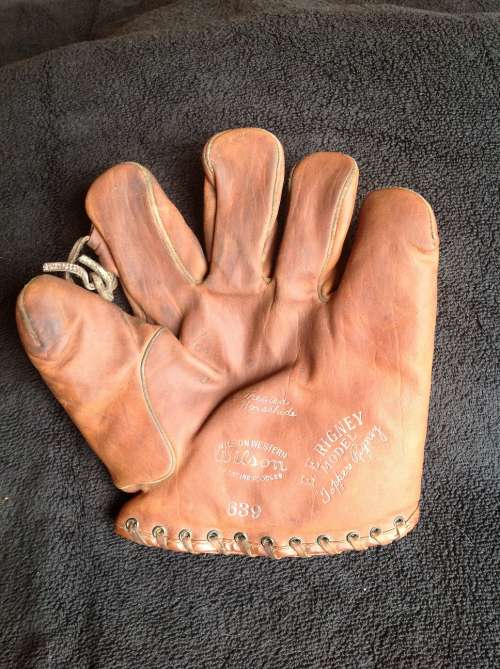 Topper Rigney Wilson Western 639 Front