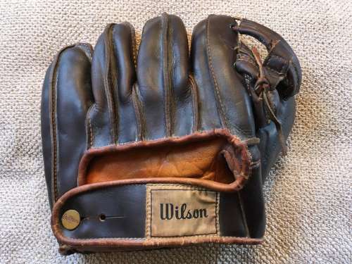 Wilson 601 Outward Seams Back