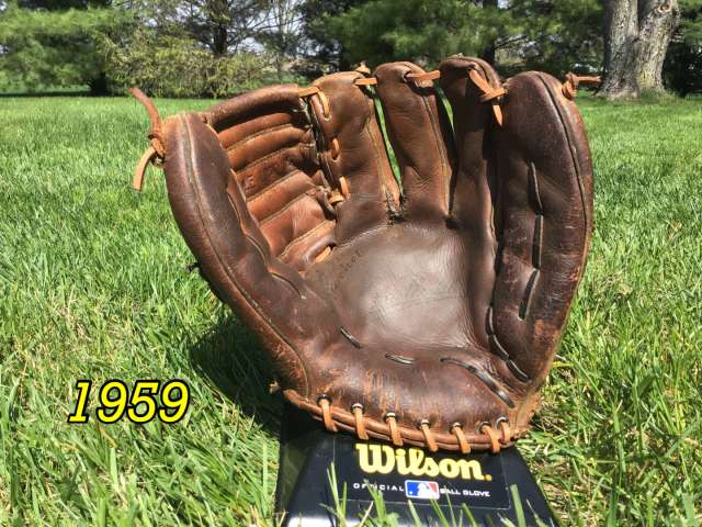 1959 Wilson A2000 Front