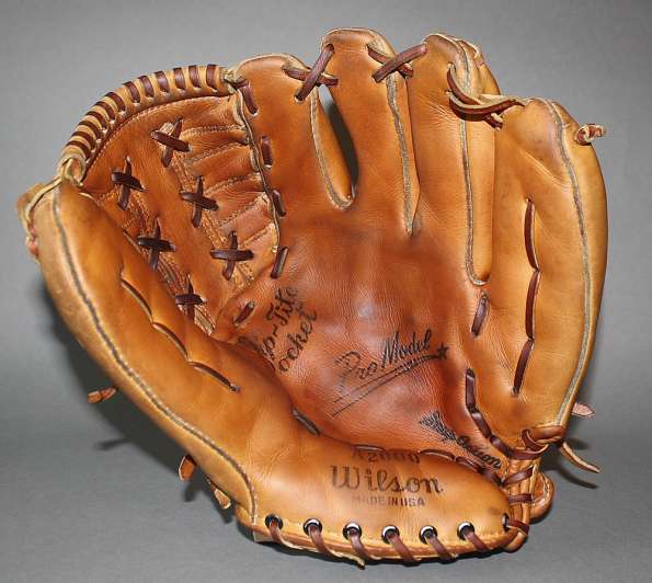 Wilson A2000 1963 Front A2000 & A2001 Wilson Baseball Glove
