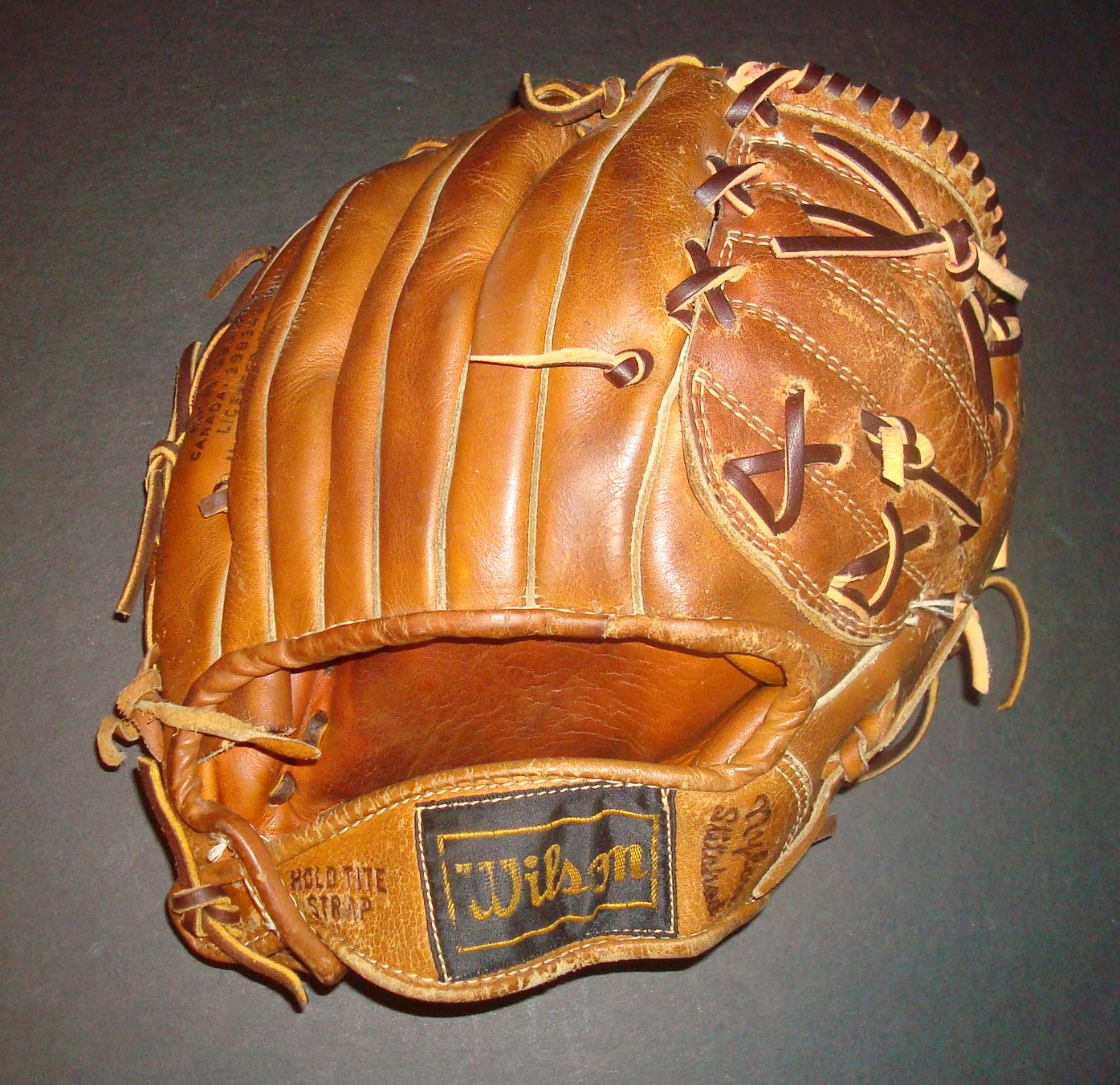 Gant De Baseball Wilson A2000 BW38 - Modèle Brian Wilson, Taille 11.75, Cuir, Pour Lanceur Droitier