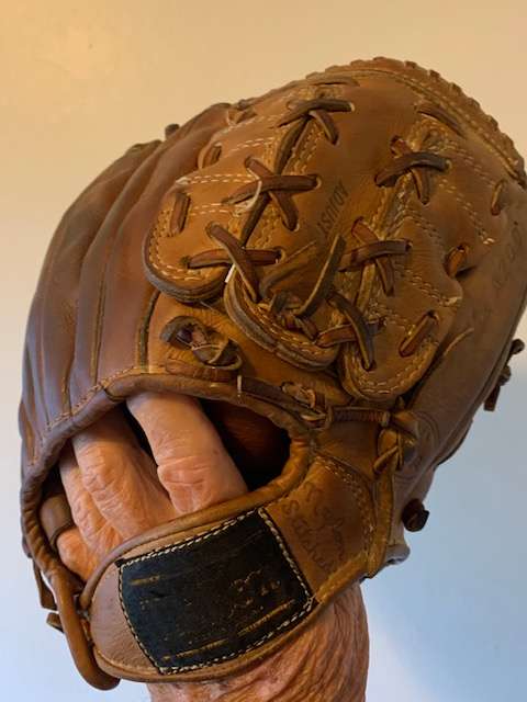 Wilson A2001 4 Back