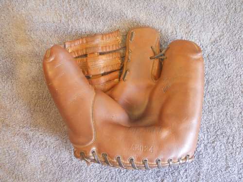 Wilson A2024 Top Notch Ball Hawk Front